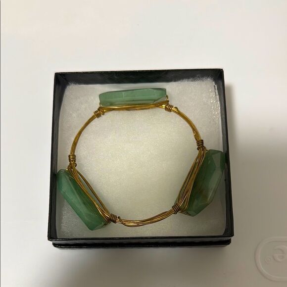 Goldtone Bangle Bracelet with 3 Large Faceted Green Chalcedony Stones. Size 7.5. - Picture 1 of 5
